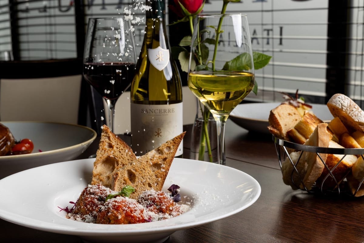 Countdown to Christmas Begins at Il Michelangelo with Historic Mayor Festive Lights Switch-On