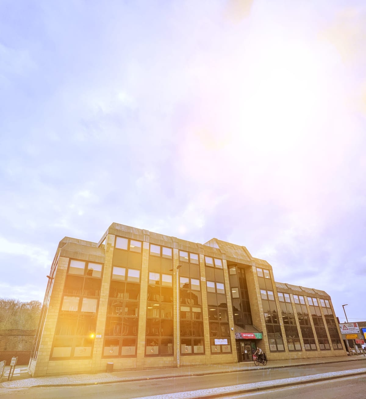 Finding Your Feet Offers Paisley Workspace to Businesses Displaced by Glasgow Union Street Fire