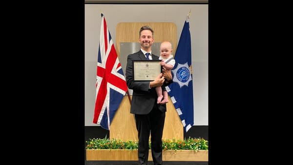 Off-Duty RNLI Volunteer Receives Commendation from Met Police