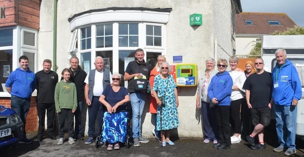 New Community Defibrillator Launched in Memory of Royston “Roy” Dedman