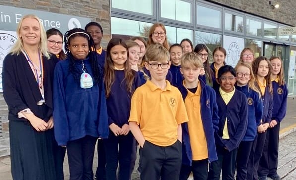20 Heron’s Moor Pupils Turn Positive Reporters to Launch Their Own Good News Room