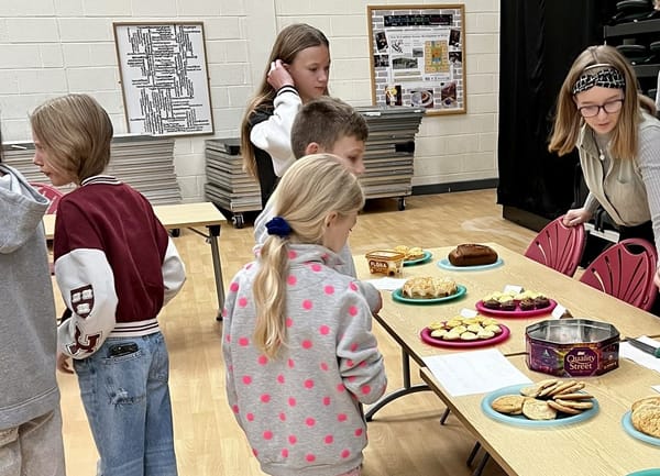 Hundreds enjoy free community extravaganza (By Jill Dando News)